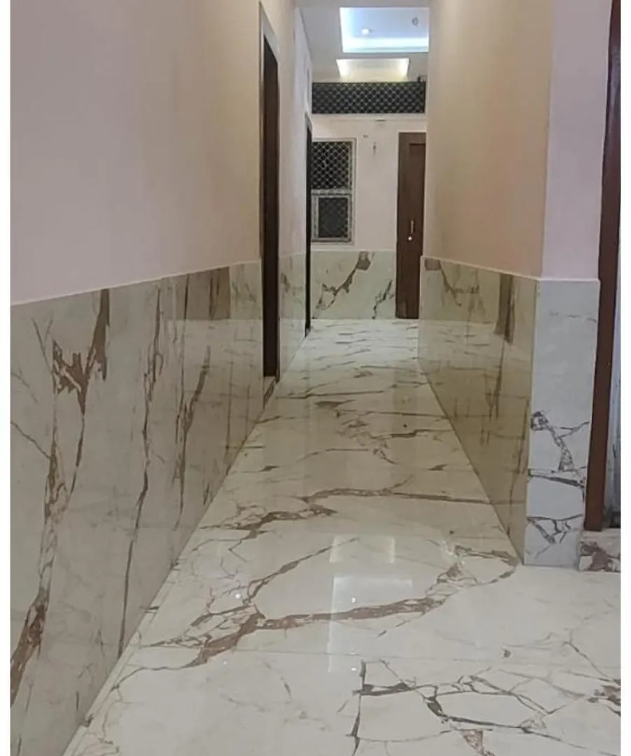 Hotel S-W-A-S-T-I-K Near Kashi Vishwanath Temple - Offers Budget Rooms With Wi-Fi Facility Room Service !Free Parking!Prime Location - Best Selling In 瓦拉纳西