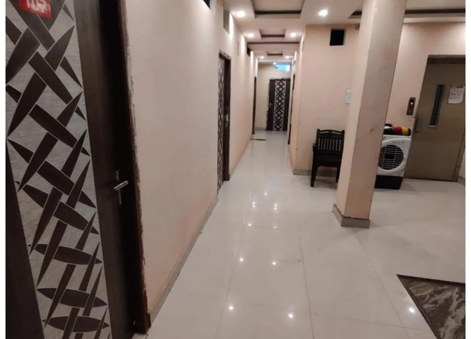 **  Hotel S-W-A-S-T-I-K Near Kashi Vishwanath Temple - Offers Budget Rooms With Wi-Fi Facility Room Service !Free Parking!Prime Location - Best Selling In 瓦拉纳西 印度